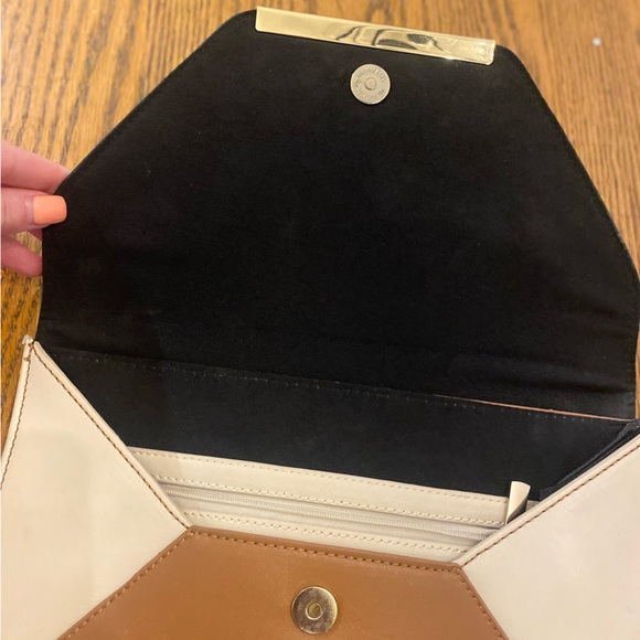 Express Envelope Clutch - Picture 3 of 4